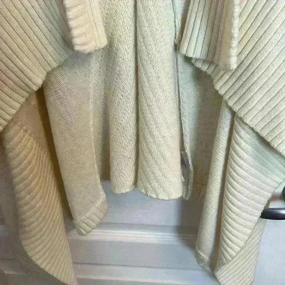 bebe White long Cardigan  Sweater - Picture 6 of 9